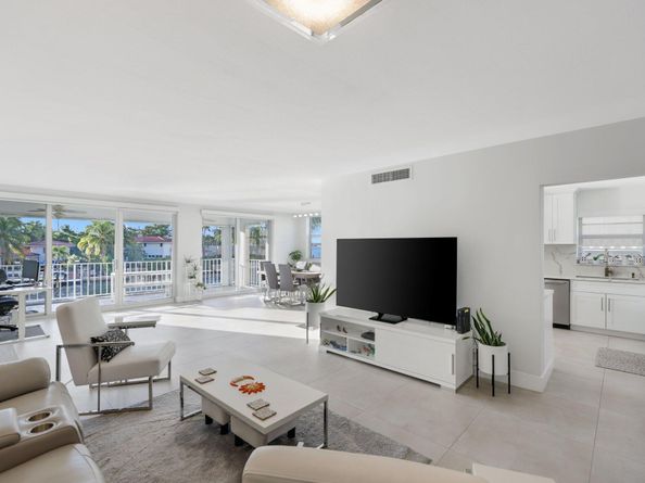 10180 W Bay Harbor Drive 2c, Bay Harbor Islands FL 33154