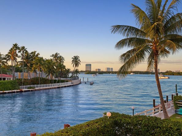 10180 W Bay Harbor Drive 2c, Bay Harbor Islands FL 33154