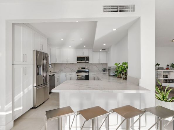 10180 W Bay Harbor Drive 2c, Bay Harbor Islands FL 33154