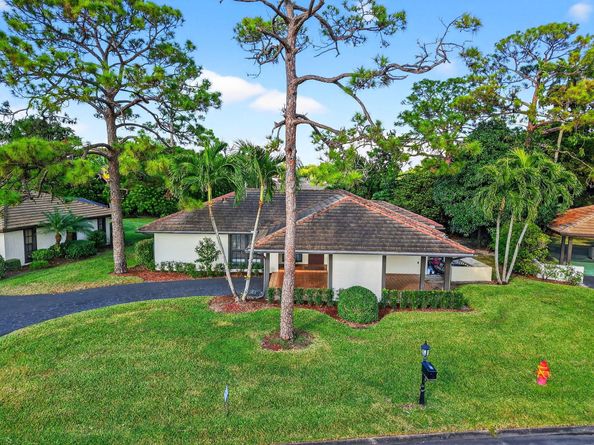 435 Pine Villa Drive, Atlantis FL 33462
