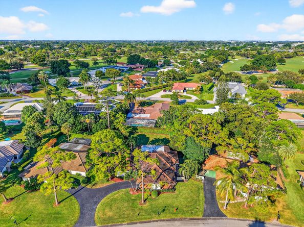 435 Pine Villa Drive, Atlantis FL 33462