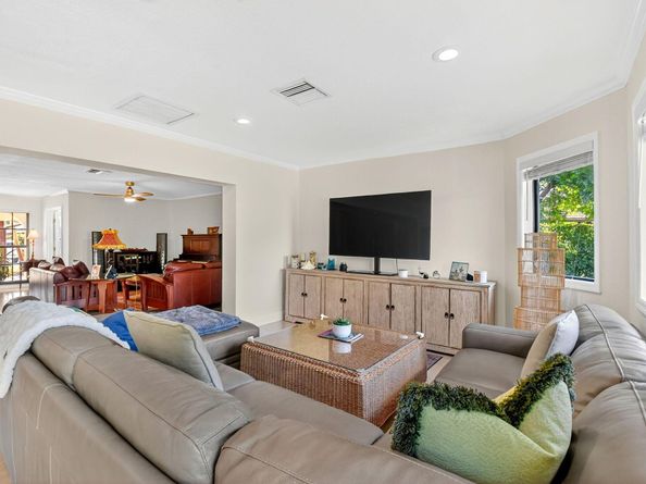 435 Pine Villa Drive, Atlantis FL 33462