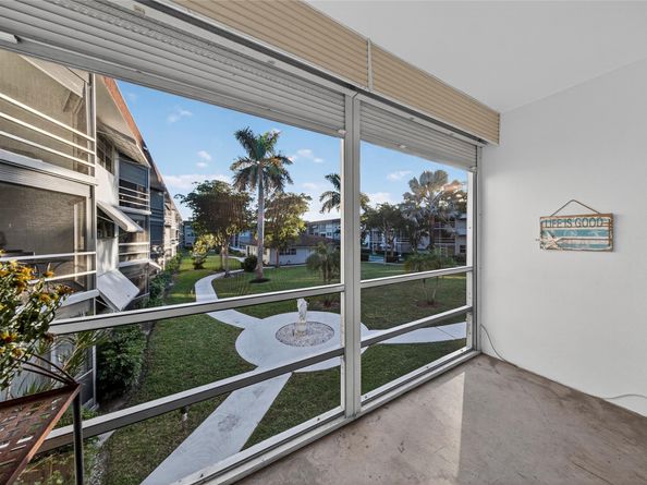 400 SE 10th St 211, Deerfield Beach FL 33441