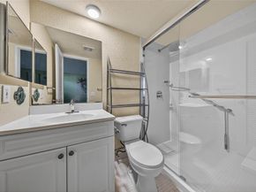 400 SE 10th St 211, Deerfield Beach FL 33441