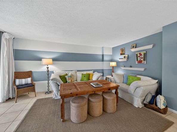 400 SE 10th St 211, Deerfield Beach FL 33441