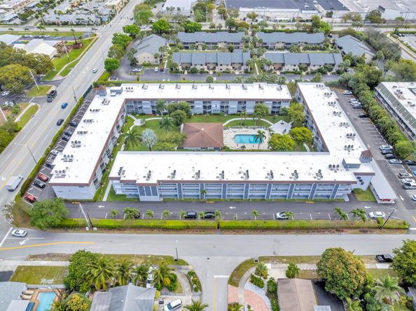 400 SE 10th St 211, Deerfield Beach FL 33441