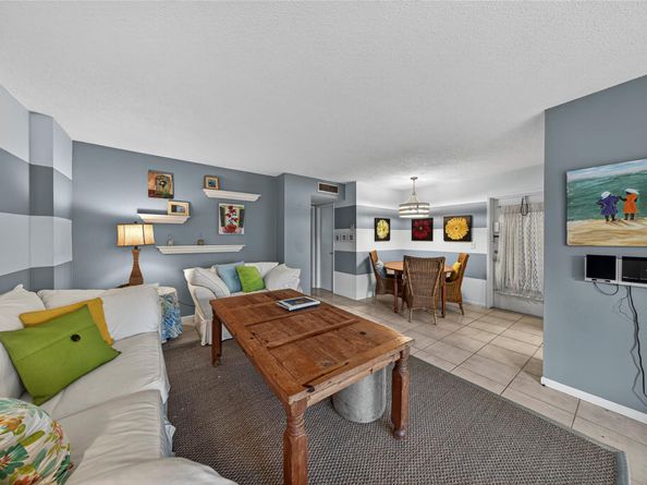 400 SE 10th St 211, Deerfield Beach FL 33441