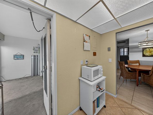 400 SE 10th St 211, Deerfield Beach FL 33441