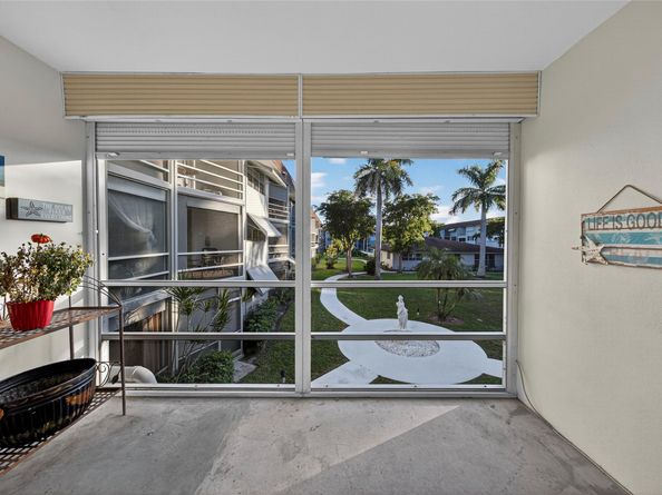 400 SE 10th St 211, Deerfield Beach FL 33441