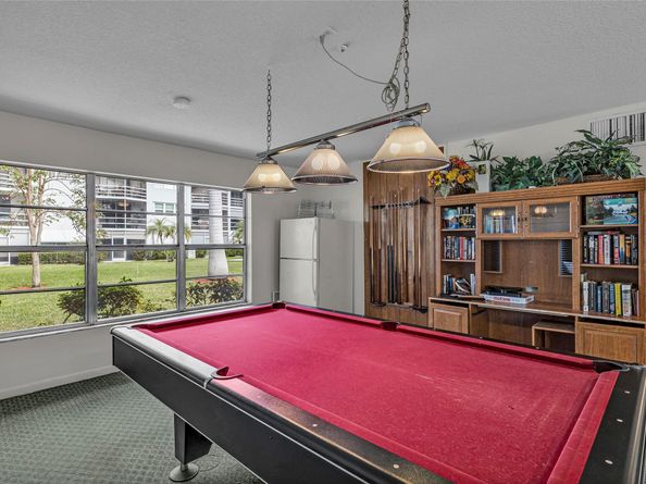 400 SE 10th St 211, Deerfield Beach FL 33441