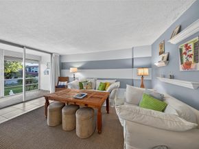 400 SE 10th St 211, Deerfield Beach FL 33441