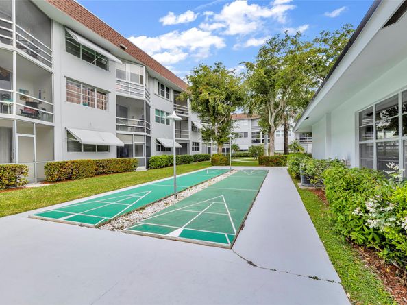 400 SE 10th St 211, Deerfield Beach FL 33441
