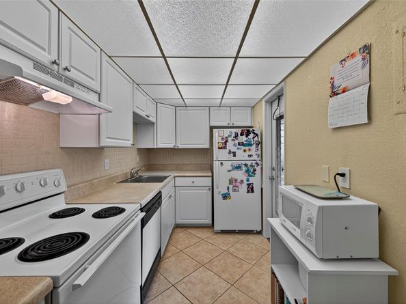 400 SE 10th St 211, Deerfield Beach FL 33441