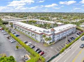 400 SE 10th St 211, Deerfield Beach FL 33441