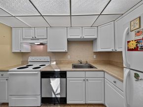 400 SE 10th St 211, Deerfield Beach FL 33441