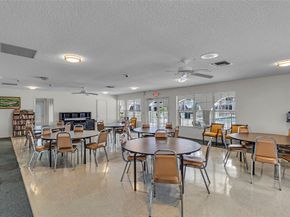 400 SE 10th St 211, Deerfield Beach FL 33441