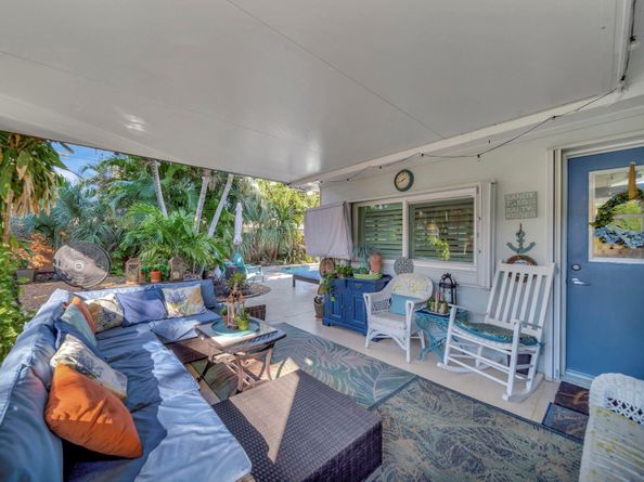 2611 NE 53rd St, Lighthouse Point FL 33064