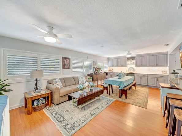 2611 NE 53rd St, Lighthouse Point FL 33064