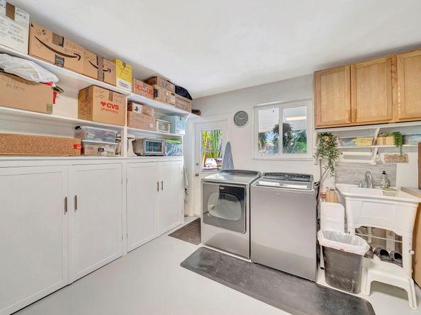 2611 NE 53rd St, Lighthouse Point FL 33064