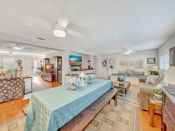 2611 NE 53rd St, Lighthouse Point FL 33064