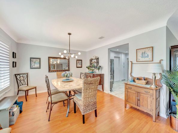 2611 NE 53rd St, Lighthouse Point FL 33064