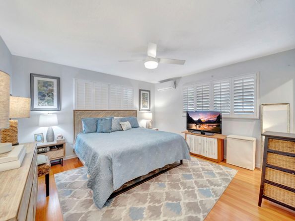 2611 NE 53rd St, Lighthouse Point FL 33064