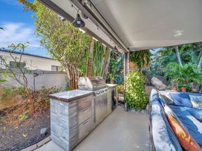 2611 NE 53rd St, Lighthouse Point FL 33064