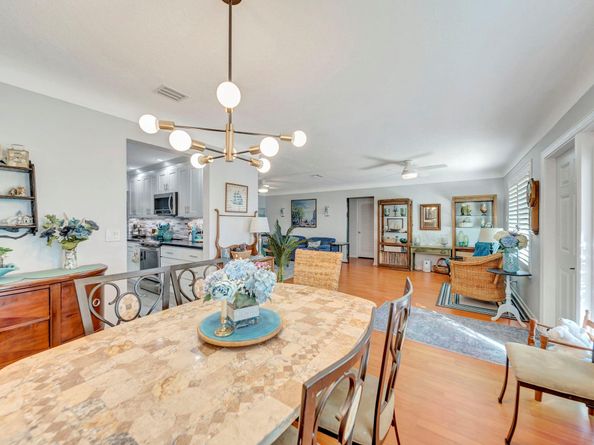 2611 NE 53rd St, Lighthouse Point FL 33064