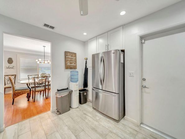 2611 NE 53rd St, Lighthouse Point FL 33064