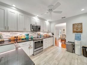 2611 NE 53rd St, Lighthouse Point FL 33064