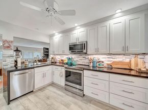 2611 NE 53rd St, Lighthouse Point FL 33064