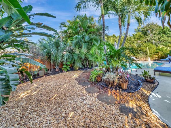 2611 NE 53rd St, Lighthouse Point FL 33064