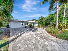 2611 NE 53rd St, Lighthouse Point FL 33064