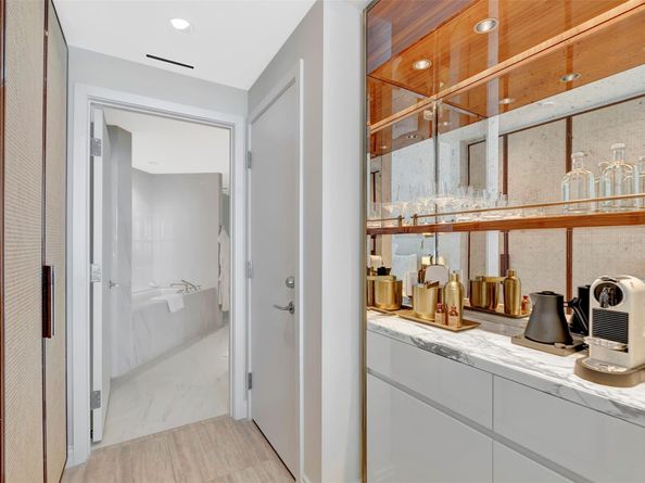 525 N Fort Lauderdale Beach Blvd 1705, Fort Lauderdale FL 33304