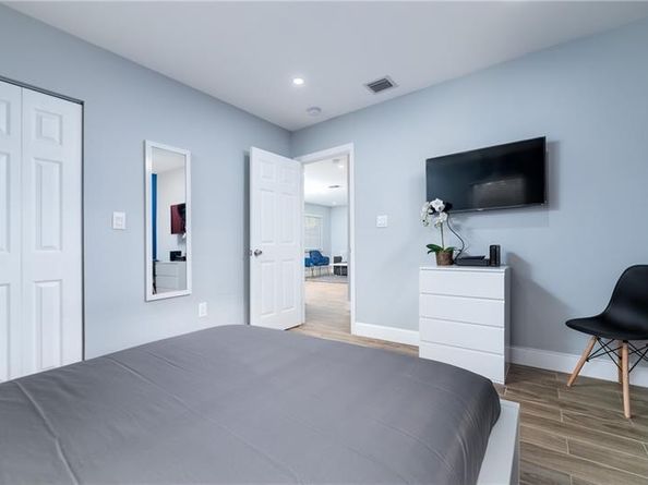 628 SW 14th Ter, Fort Lauderdale FL 33312