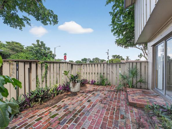 2218 NW 58th Ave 1, Fort Lauderdale FL 33313