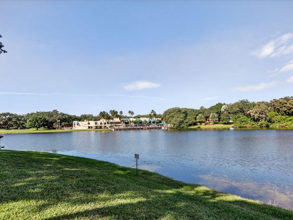 9450 Poinciana Place 203, Davie FL 33324