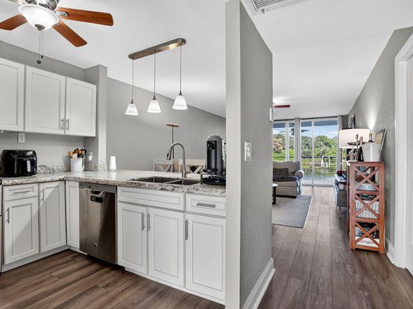 9450 Poinciana Place 203, Davie FL 33324