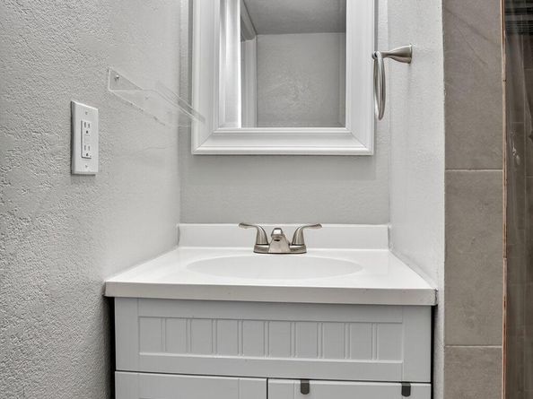 9450 Poinciana Place 203, Davie FL 33324