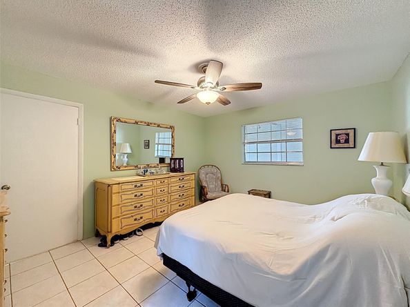 4211 NW 41st St 205, Lauderdale Lakes FL 33319