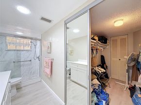 4211 NW 41st St 205, Lauderdale Lakes FL 33319