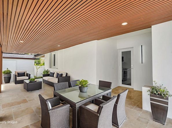 2291 SW 17th St, Miami FL 33145