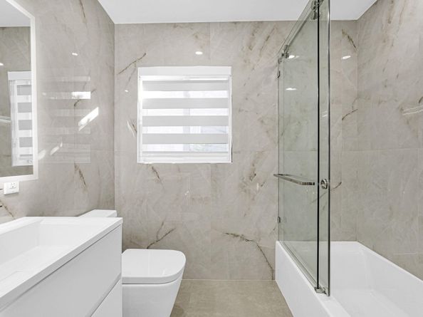 2291 SW 17th St, Miami FL 33145