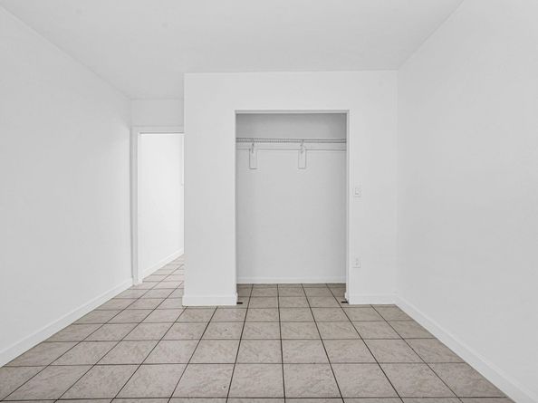 2291 SW 17th St, Miami FL 33145