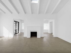 2291 SW 17th St, Miami FL 33145