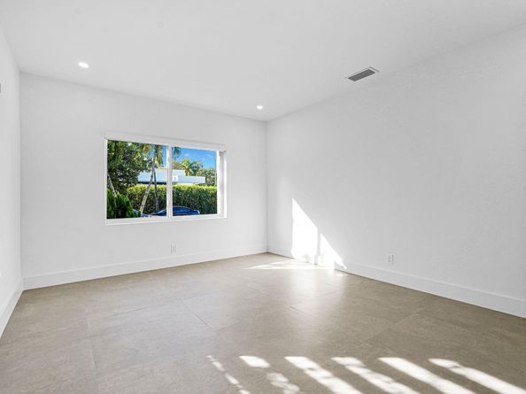 2291 SW 17th St, Miami FL 33145