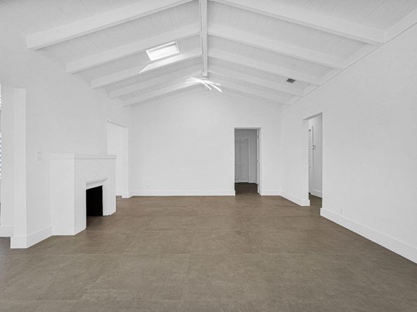 2291 SW 17th St, Miami FL 33145