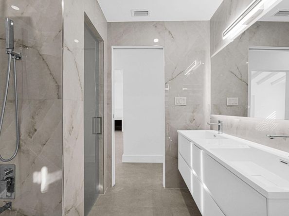 2291 SW 17th St, Miami FL 33145