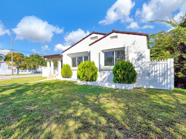 2291 SW 17th St, Miami FL 33145