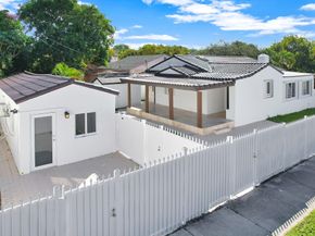 2291 SW 17th St, Miami FL 33145